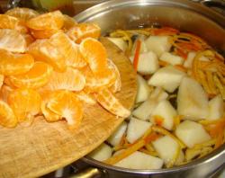 Мандариновый компот из мандарин и яблок на зиму - шаг 8