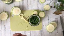 Маринованные кабачки пальчики оближешь - шаг 3 Маринованные кабачки пальчики оближешь - шаг 3
