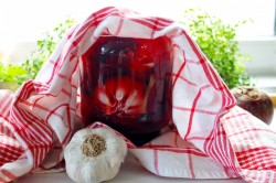 Мариновать чеснок со свеклой - шаг 8 Мариновать чеснок со свеклой - шаг 8