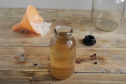 Медовая настойка с перцем - шаг 6 Медовая настойка с перцем - шаг 6