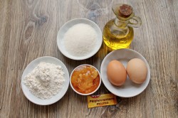 Медовый бисквит для торта - шаг 1