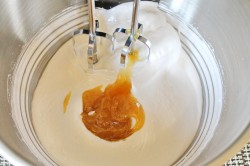 Медовый бисквит для торта - шаг 4