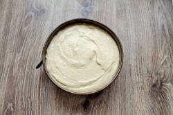 Медовый бисквит для торта - шаг 8