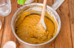 Медовый торт со сметанным кремом классический - шаг 12 Медовый торт со сметанным кремом классический - шаг 12