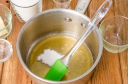 Медовый торт со сметанным кремом классический - шаг 3 Медовый торт со сметанным кремом классический - шаг 3