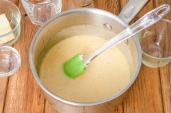 Медовый торт со сметанным кремом классический - шаг 7 Медовый торт со сметанным кремом классический - шаг 7