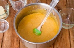 Медовый торт со сметанным кремом классический - шаг 8 Медовый торт со сметанным кремом классический - шаг 8