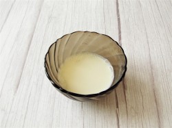 Густой молочный кисель из картофельного крахмала - шаг 2