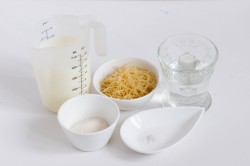 Молочный вермишелевый суп - шаг 1 Молочный вермишелевый суп - шаг 1