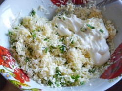 Морковный рулет с сырной начинкой - шаг 5