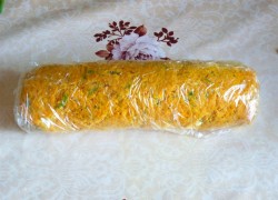 Морковный рулет с сырной начинкой - шаг 8