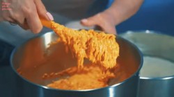 Морковный торт с карамелью, грецкими орехами и сливками - шаг 12