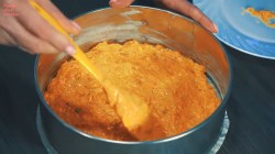 Морковный торт с карамелью, грецкими орехами и сливками - шаг 14