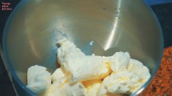 Морковный торт с карамелью, грецкими орехами и сливками - шаг 16