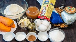 Морковный торт с карамелью, грецкими орехами и сливками - шаг 1