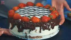 Морковный торт с карамелью, грецкими орехами и сливками - шаг 29