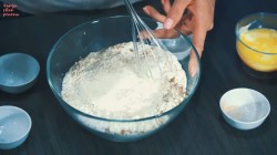 Морковный торт с карамелью, грецкими орехами и сливками - шаг 5