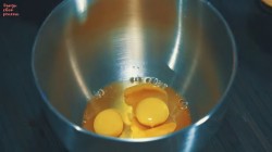 Морковный торт с карамелью, грецкими орехами и сливками - шаг 6