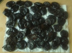 Муссовый торт с черносливом и орехами - шаг 10