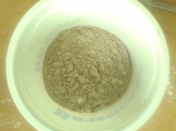 Муссовый торт с черносливом и орехами - шаг 1