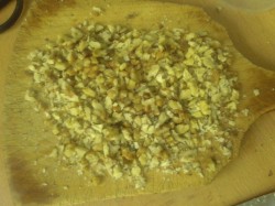 Муссовый торт с черносливом и орехами - шаг 2