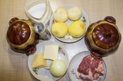 Мясо свинины и картошка в горшочках в микроволновке - шаг 1