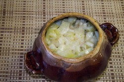 Мясо свинины и картошка в горшочках в микроволновке - шаг 21