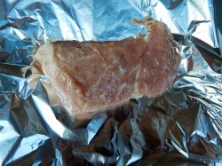 Мясо в фольге на углях - шаг 2