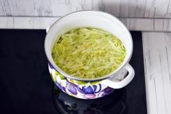 Начинка для пирожков из капусты с яйцом - шаг 3 Начинка для пирожков из капусты с яйцом - шаг 3