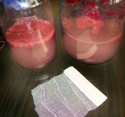 Наливка из клубники - шаг 5 Наливка из клубники - шаг 5