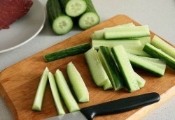 Огурцы с мясом по-корейски - шаг 1