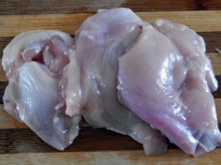 Отбивные из куриного филе в кляре - шаг 1