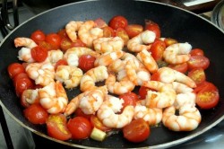 Паста с креветками с цуккини и помидорами - шаг 3 Паста с креветками с цуккини и помидорами - шаг 3
