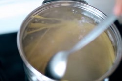 Паста с морепродуктами сырно сливочная - шаг 4 Паста с морепродуктами сырно сливочная - шаг 4