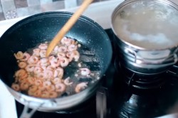 Паста с морепродуктами сырно сливочная - шаг 6 Паста с морепродуктами сырно сливочная - шаг 6