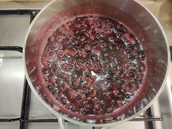 Пастила из черной смородины в домашних условиях - шаг 3 Пастила из черной смородины в домашних условиях - шаг 3