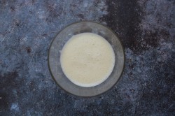 Песочный пирог с пьяными бананами и шоколадным муссом - шаг 4 Песочный пирог с пьяными бананами и шоколадным муссом - шаг 4