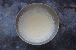 Песочный пирог с пьяными бананами и шоколадным муссом - шаг 5 Песочный пирог с пьяными бананами и шоколадным муссом - шаг 5