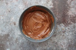 Песочный пирог с пьяными бананами и шоколадным муссом - шаг 6 Песочный пирог с пьяными бананами и шоколадным муссом - шаг 6