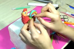 Петух из мастики для торта - шаг 11 Петух из мастики для торта - шаг 11