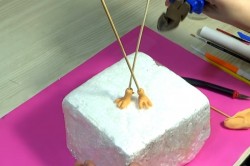 Петух из мастики для торта - шаг 3 Петух из мастики для торта - шаг 3