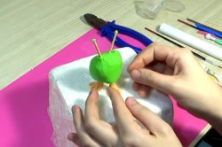 Петух из мастики для торта - шаг 4 Петух из мастики для торта - шаг 4