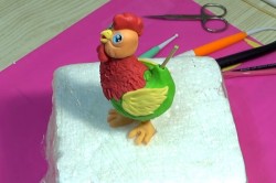 Петух из мастики для торта - шаг 10 Петух из мастики для торта - шаг 10