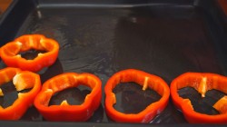 Мясной фарш запеченный в кружочках болгарского перца - шаг 4