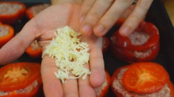 Мясной фарш запеченный в кружочках болгарского перца - шаг 7