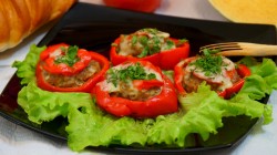 Мясной фарш запеченный в кружочках болгарского перца - шаг 9