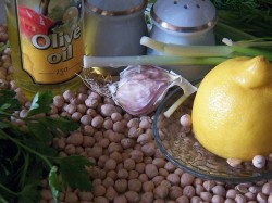 Постный салат с нутом - шаг 1