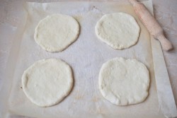 Мини пицца в духовке - шаг 6