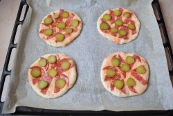 Мини пицца в духовке - шаг 8