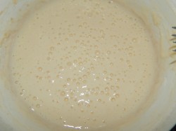 Пышные оладьи на прокисшем кефире - шаг 5 Пышные оладьи на прокисшем кефире - шаг 5